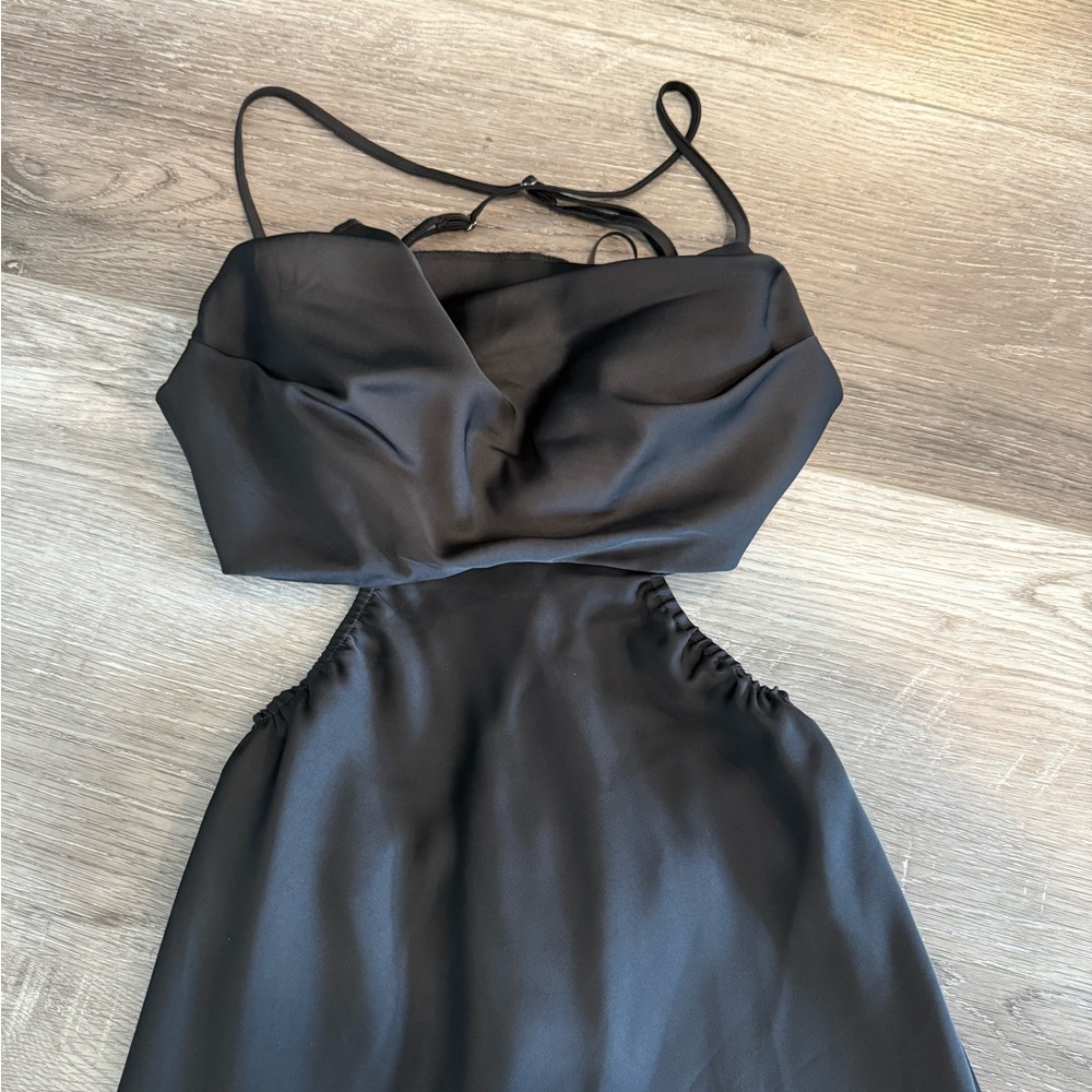 Black Dress - Picture 3 of 5